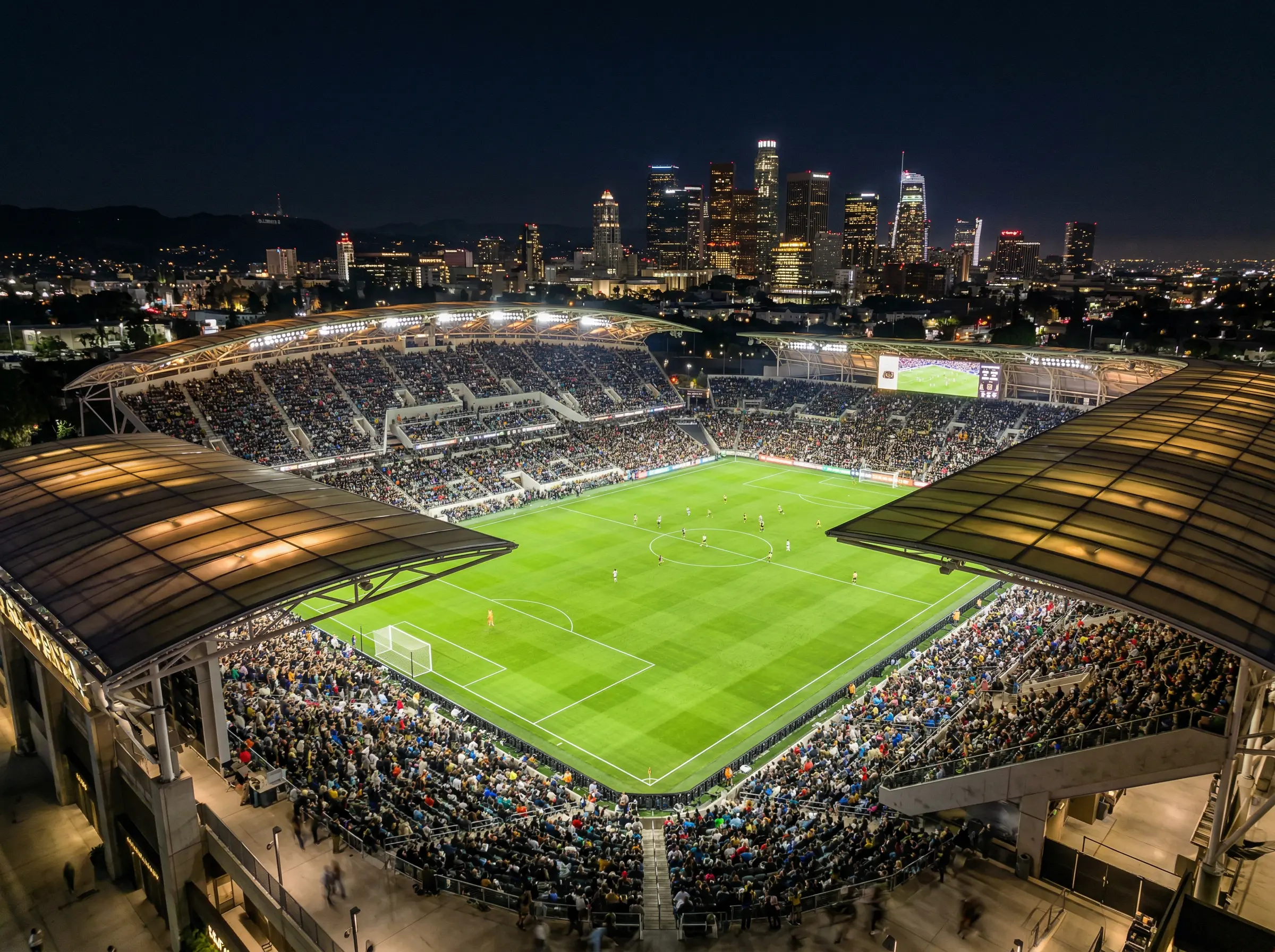 Banc of California Stadium del LAFC con el campo iluminado durante un partido nocturno